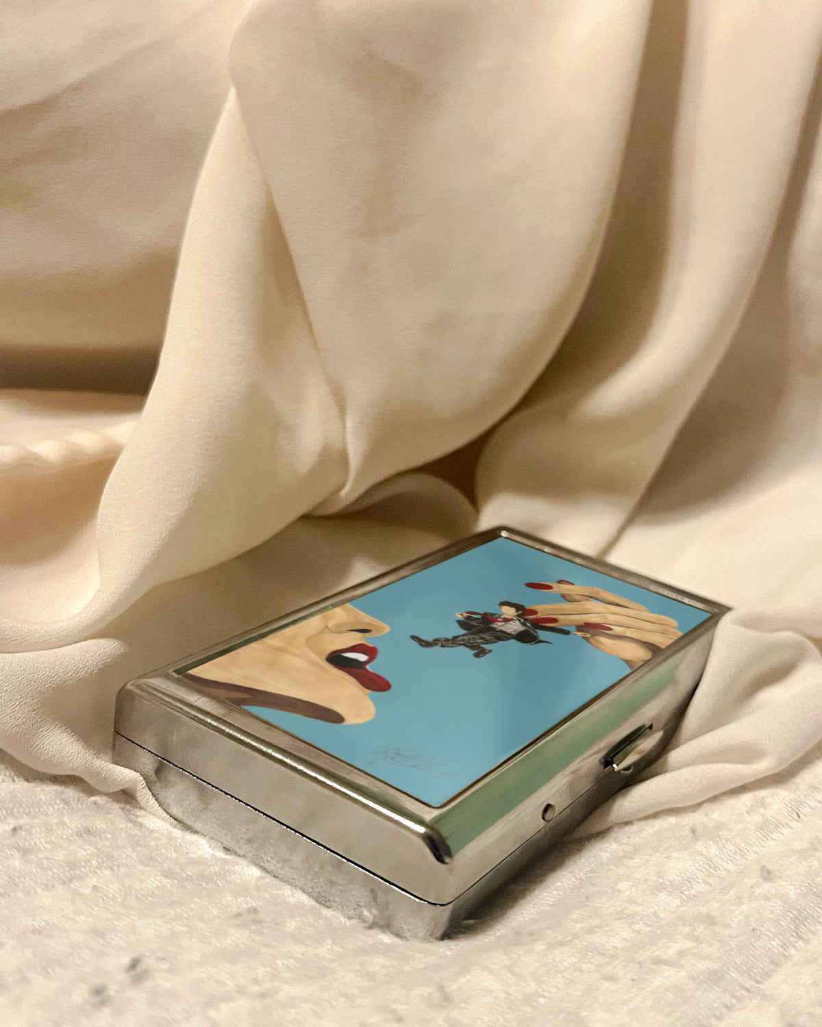 Maneater | 2-Sided Art Vintage Metal Pocket Case