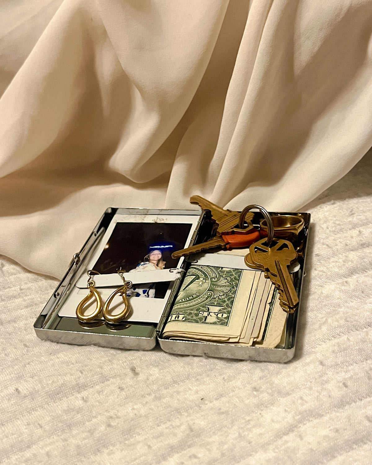 This Is A Nude Btw | 2-Sided Art Vintage Metal Pocket Case